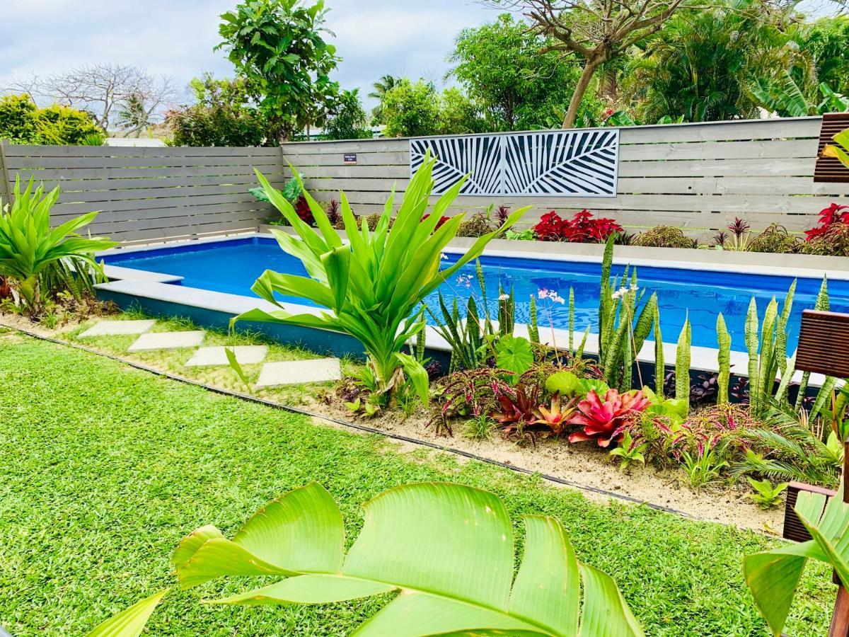 Muri Beachside Villa With Pool ラロトンガ島 エクステリア 写真